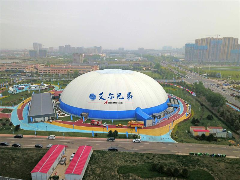 現(xiàn)在比較流行的氣膜館是采用什么樣的方式建造的？